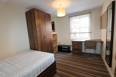 6 bedroom flat to rent - Photo 5