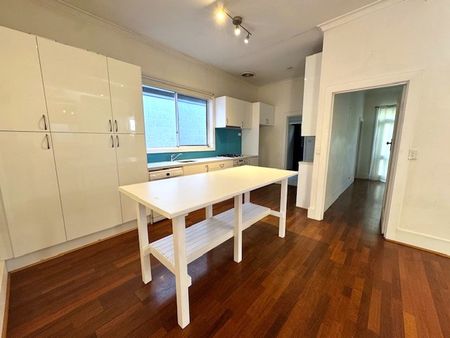 Comfortable Family Home Close to All Desirable Amenities - Photo 3