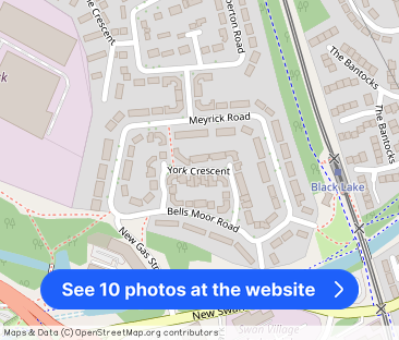 York Crescent, West Bromwich - Photo 1