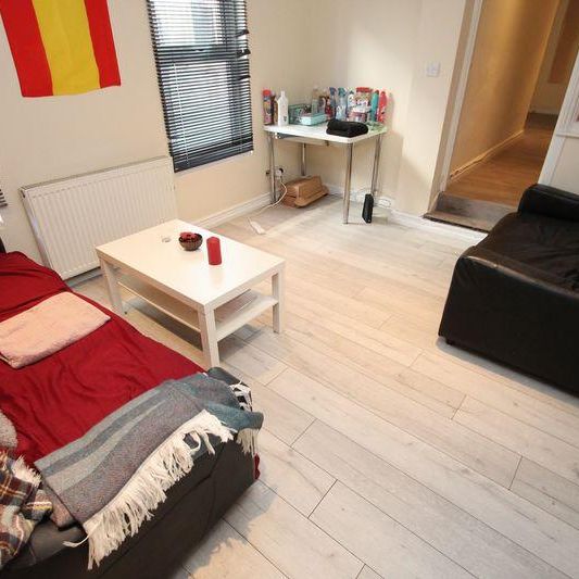 3 bedroom apartment to rent - Photo 1