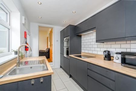 4 Bed Student Accommodation - Photo 5