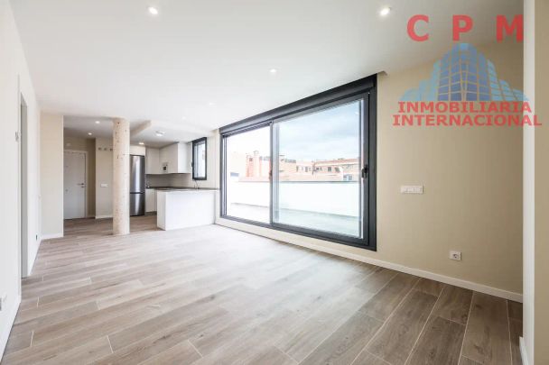 Ático de alquiler en Legazpi - Photo 1