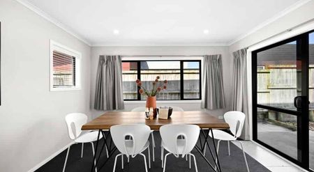 4 Bedroom, 2 Bathroom Family home in sought after location - Photo 4