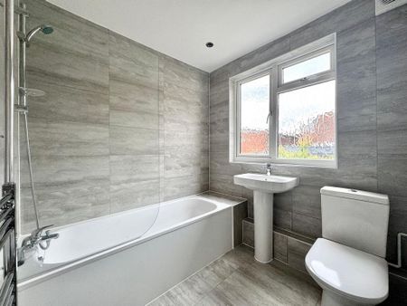 4 bedroom terraced house to rent - Photo 2