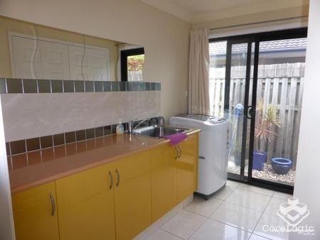 Superb Location & Lifestyle - Family Home For Rent - Photo 3