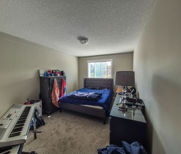 For Lease - 153 Otterbein Road, Kitchener, Ontario - Photo 2