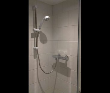 Room in a Shared House, Moore Close, CR4 - Photo 1