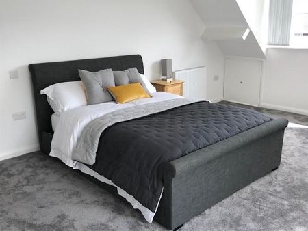 4 bedroom detached house to rent - Photo 3