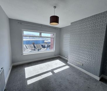 3 bedroom maisonette to rent - Photo 3