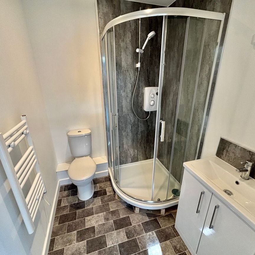 Sherborne Road, Yeovil, Somerset - Photo 1