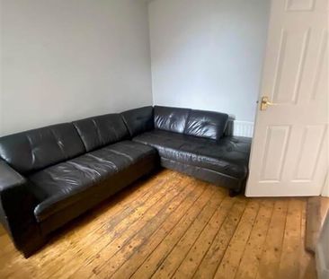 Donegal Road 215, Belfast, BT12 5NA - Photo 1