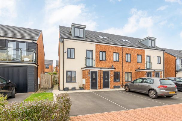 3 bed end of terrace house to rent in Roseden Way, Newcastle Upon Tyne, NE13 - Photo 1