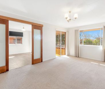 Updated 3-Bedroom Home – Walk to Usq & Kearneys Spring Park - Photo 2