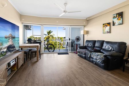 Spacious 1-Bedroom Apartment in Cullen Bay! - Photo 2