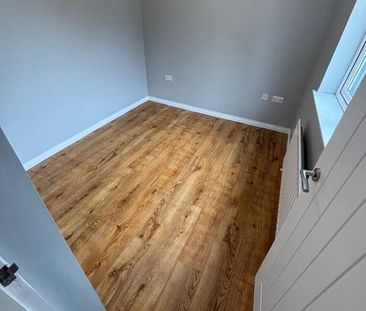 65 Brownlow Terrace, Lurgan, BT67 9AU - Photo 2