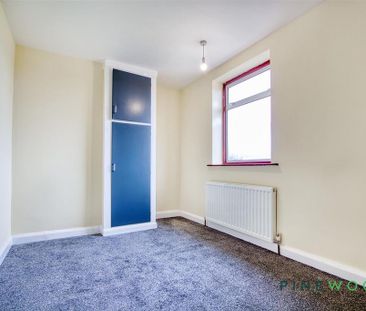 3 bedroom semi-detached house to rent - Photo 6