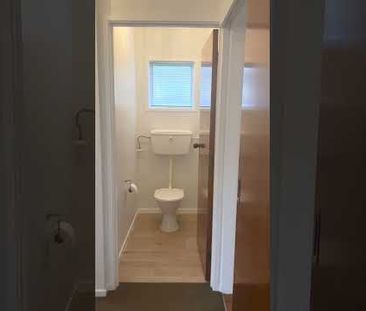 Charming 1BR Home in Pakuranga - Photo 3