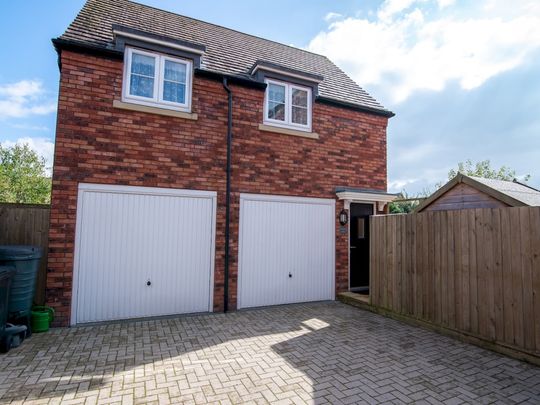 2 Henderson Drive, Meadow Wood Mews, Pershore - Photo 1