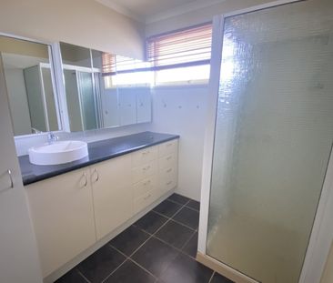 2 BEDROOM UNIT NEAR PUBLIC TRANSPORT AND SHOPS - Photo 4