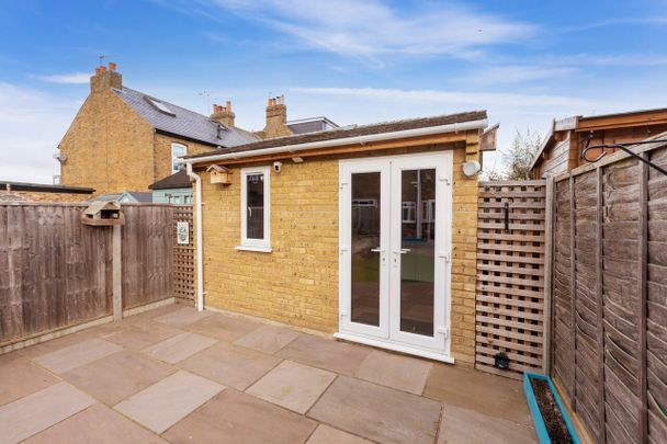Alma Road, Eton - Photo 1