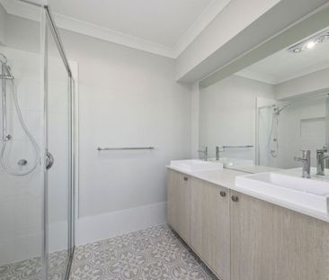 Near-new, premium family home - Photo 5