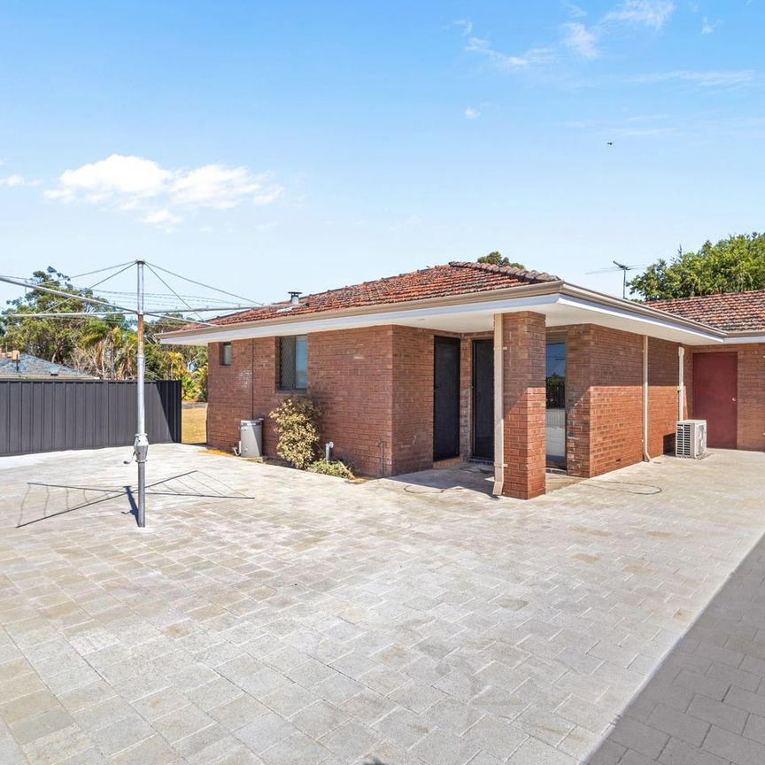 SWAN VALLEY LIFESTYLE WITH VINEYARD VIEWS! - Photo 1