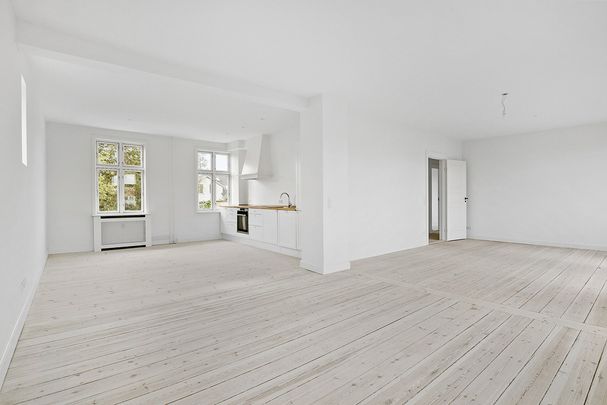 Kun expats - Flot og imponerende lejlighed ved Hellerup havn - Photo 1