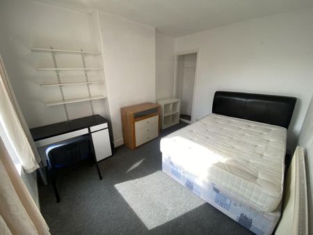 3 bedroom terraced house to rent - Photo 5