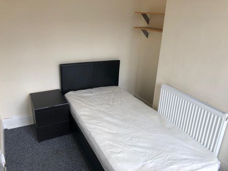 3 Bed Terraced House, Charterhouse Road, CV1 - Photo 3