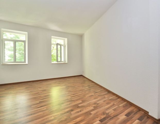 3-Raum Wohnung in Chemnitz • Balkon • Tageslichtbad • Wanne • Stellplatz • offene Küche • Anschauen! - Photo 1