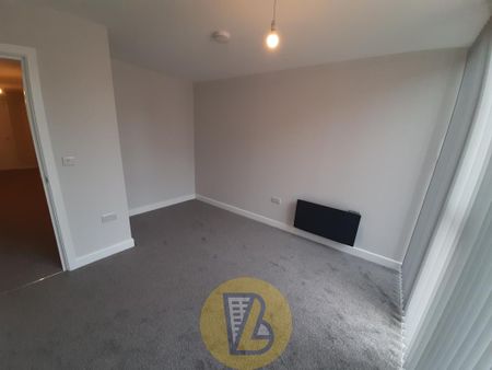 3 bedroom flat to rent - Photo 4