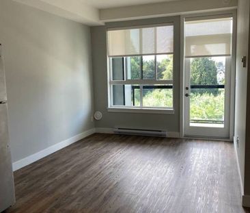 Central Park Village, The Hub – 1BD+Den/1BA - Photo 6