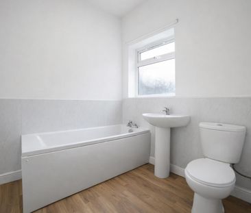 2 bedroom Flat To Let Total Size: 700 SQ FT - Photo 6
