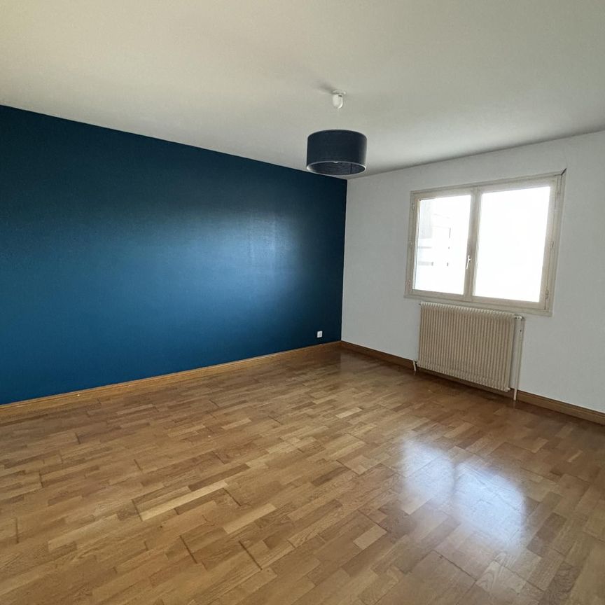 Location Maison 5 pièces 197m² BOULLEVILLE 27210 - Photo 1