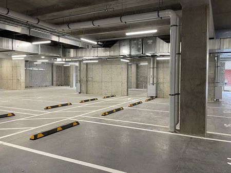 Near new one bedroom with views and secure carpark - Photo 2