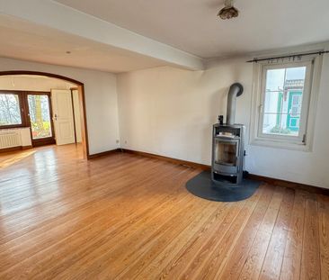 Exklusives, großzügiges Reihenhaus mit Traumgarten im Grünen zur Mi... - Photo 1