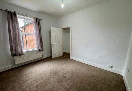 Linden Road, Smethwick, West Midlands - Photo 2