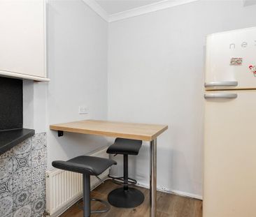 2 bedroom maisonette to rent - Photo 1