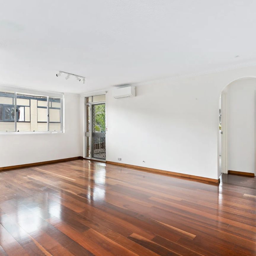 WATERFRONT RESERVE LIVING ON GLEBE POINT - Photo 1