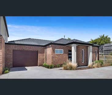 30 Bailey Boulevard, Koo Wee Rup, Vic 3981 - Photo 2