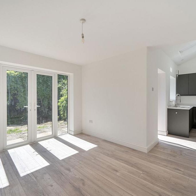3 bedroom semi-detached house to rent - Photo 1