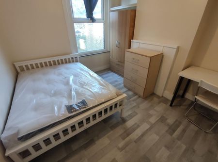 Room in a Shared House, St. Pauls Road, N17 - Photo 4