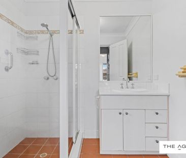 Charming 3-Bed Home in Prime Tweed Heads West Location! - Photo 4