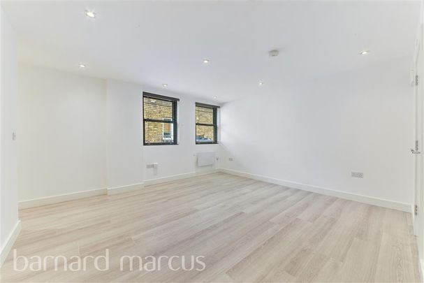 Studio to rent - Photo 1