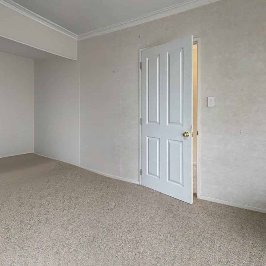 Waikanae - 3 bedrooms - Photo 1