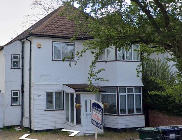 Templars Avenue Room 1A - Photo 1