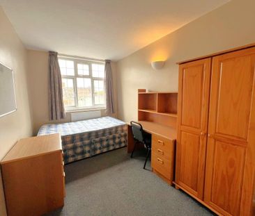 5 bedroom flat to rent - Photo 3