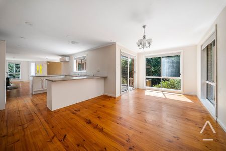 Sunny 3-Bedroom Home in Quiet Cul-de-Sac - Photo 2