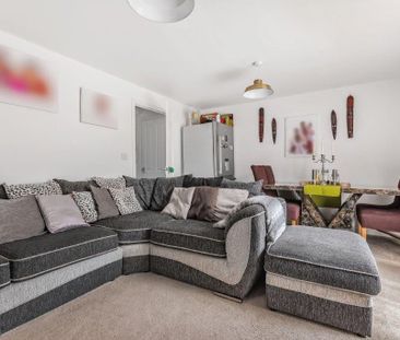 3 bedroom semi-detached house to rent - Photo 3