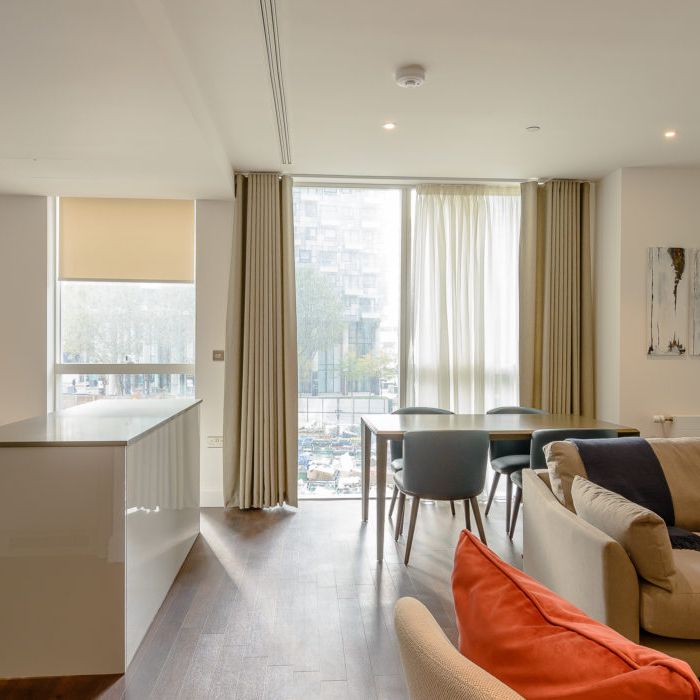 Ostro Tower, 31 Harbour Quay, Isle of Dogs, London E14 - Photo 1